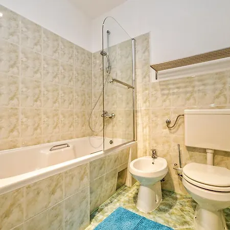 Cvek 2 Rovinj